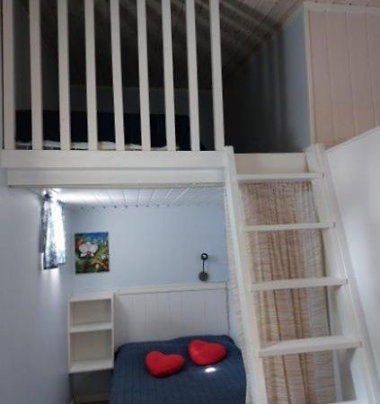 Lugnt Och Centralt Strömstad Buitenkant foto