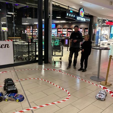 Lugnt Och Centralt Strömstad Buitenkant foto
